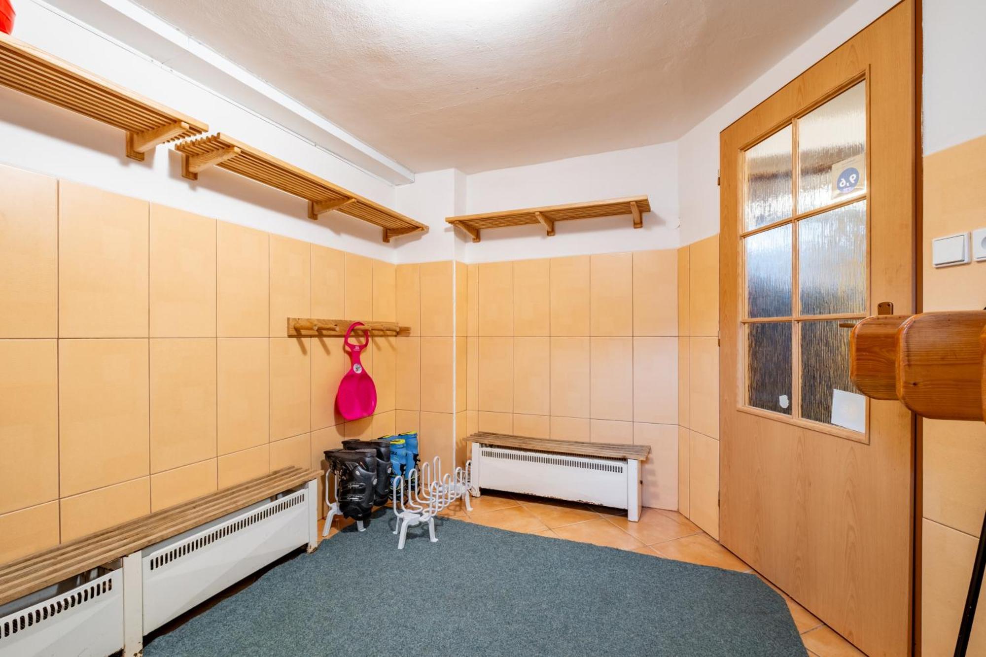 Iwona Apartment *
